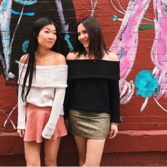 LF Seek the Label Cozy Off Shoulder Cream Long Sleeve Knit Boho Sweater Small - Picture 11 of 11